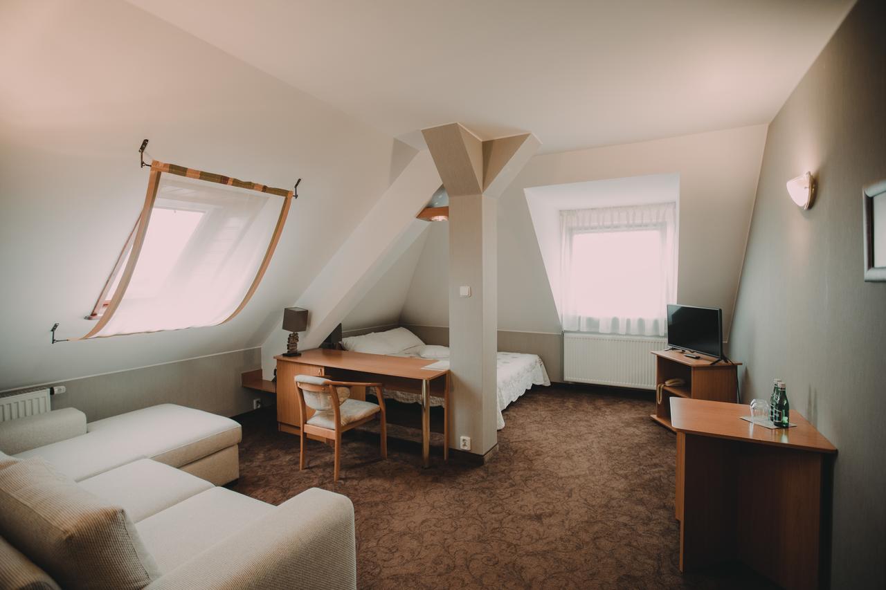 Hotel Restaurant Boss Miłosław Kültér fotó