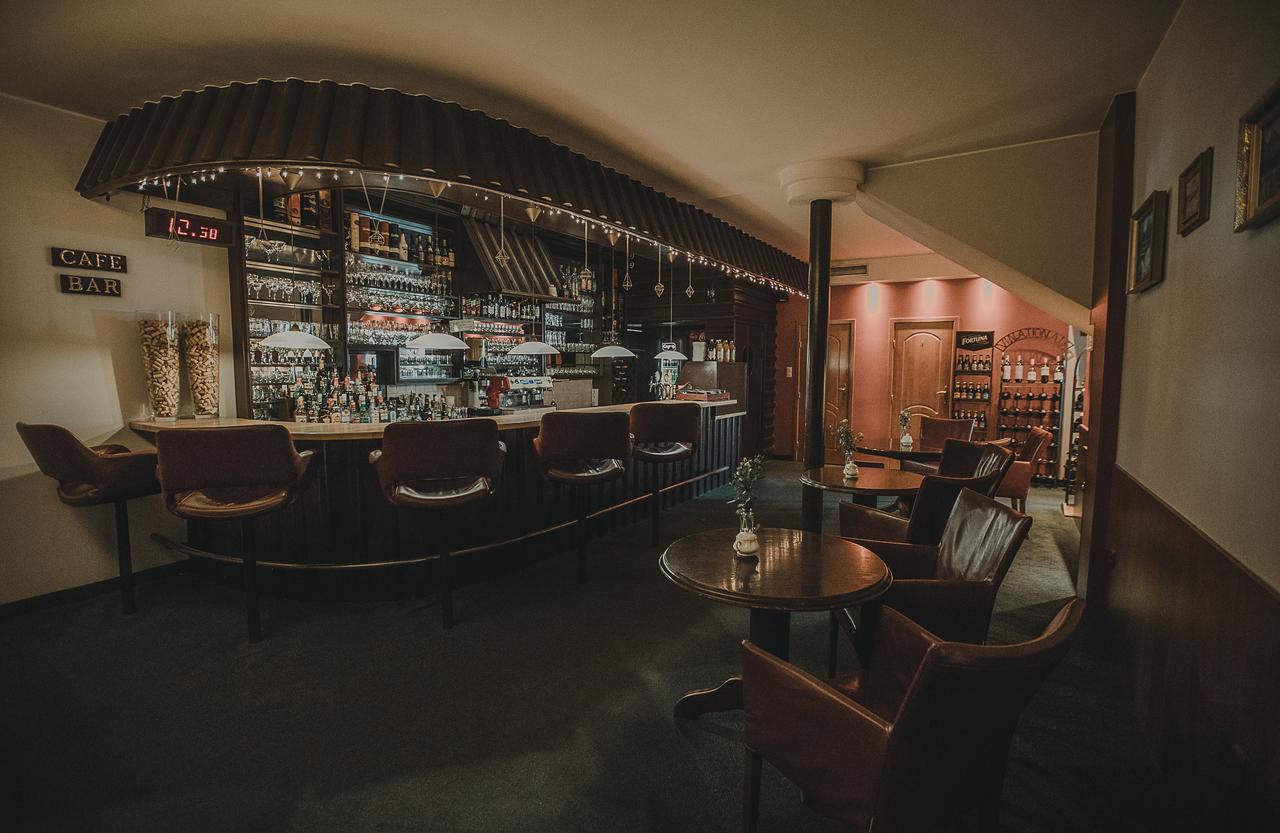 Hotel Restaurant Boss Miłosław Kültér fotó