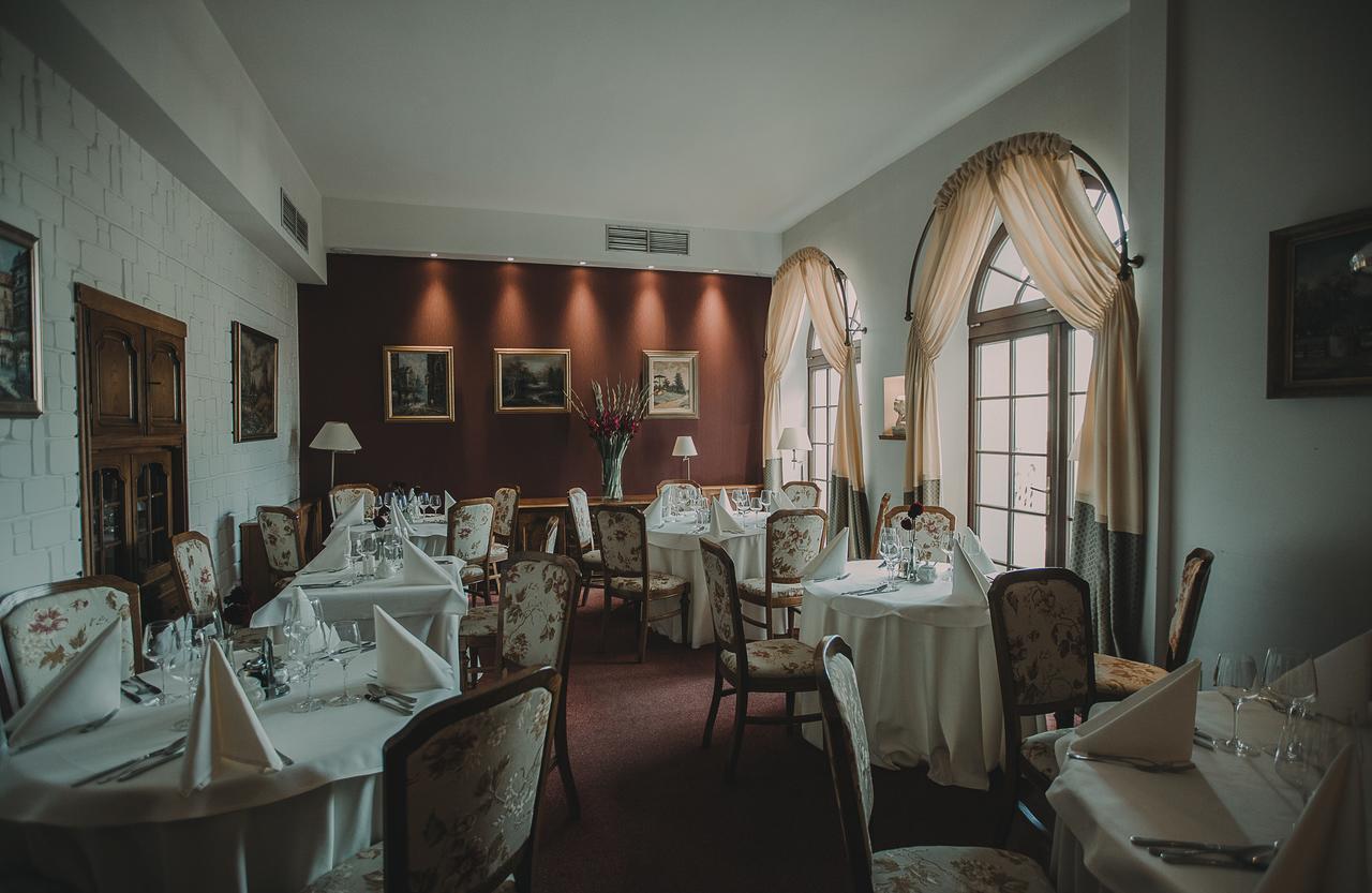 Hotel Restaurant Boss Miłosław Kültér fotó